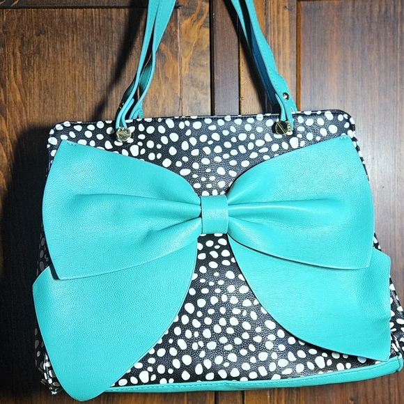 Betsey Johnson Handbags - Betsey Johnson polka dot handbag with a turquoise bow